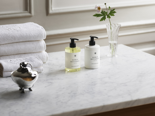 Georg Jensen Damask Lifestyle customer